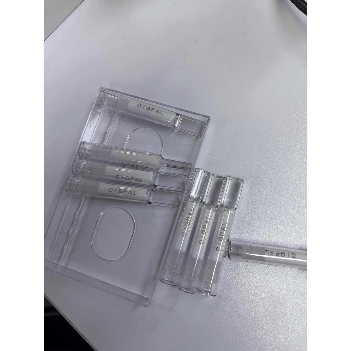 CIGPAL Disposable Cigarette Filters Three-Layer Microporous Multi-Filtering to Reduce Tar and Smoke Stains (8 Per Pack) Elegant and Stylish Design, Suitable for Regular and King Size of Cigarettes